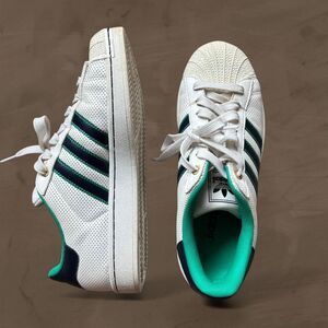 Adidas superstar sneakers in green and white vintage retro size M7.5